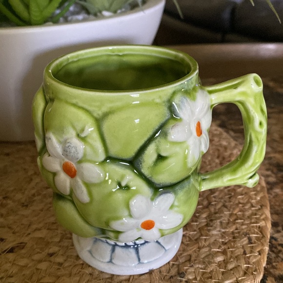 Vintage set of Inarco green apple and daisy ceramic mugs 1967 - Picture 2 of 15